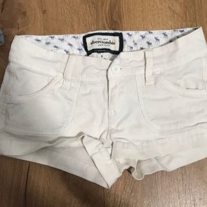 White Abercrombie kids short size 8